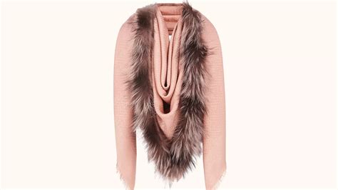 Twitter reacts to Fendi ‘vulva scarf’ 